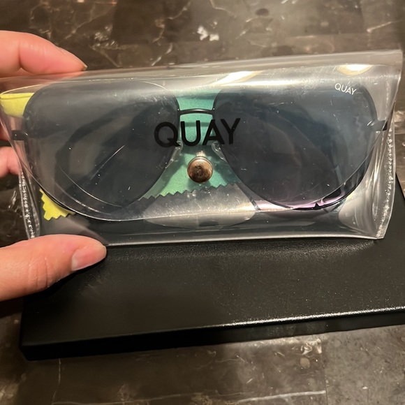 QUAY HIGHKEY SUNGLASSES